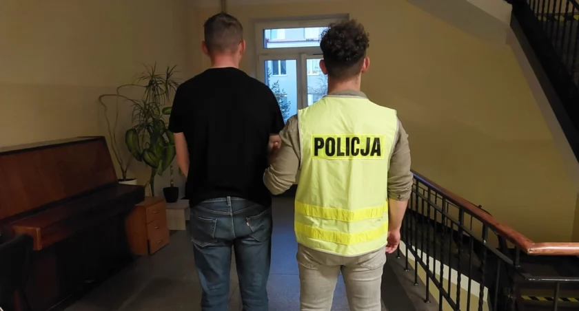 Proponował jej czynności seksualne. Nagle wjął nóż...