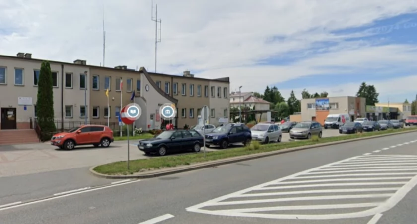 Wójt i radni kontra Facebook