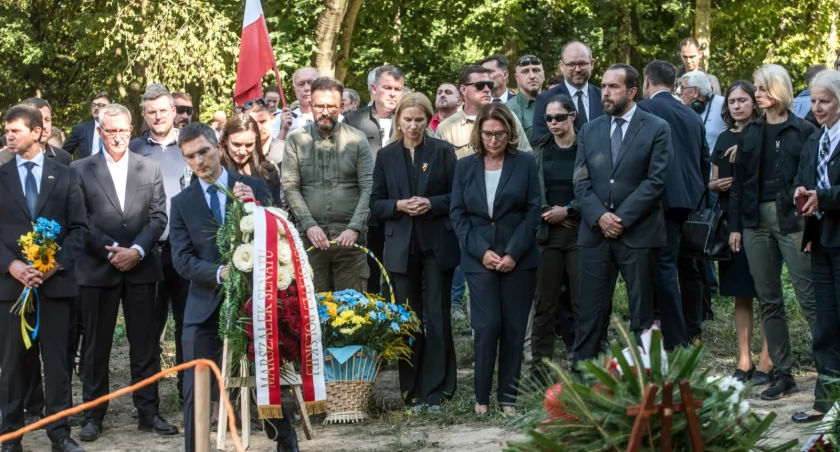 Wciąż płyną łzy ocalałych oraz bliskich i potomków ofiar