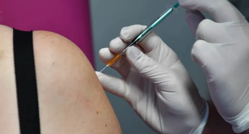 Covid wraca z nową siłą. Polska szykuje milion szczepionek