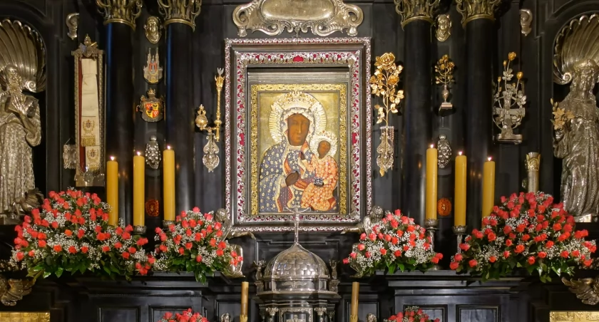 Jak biskup Szembek koronował Maryję