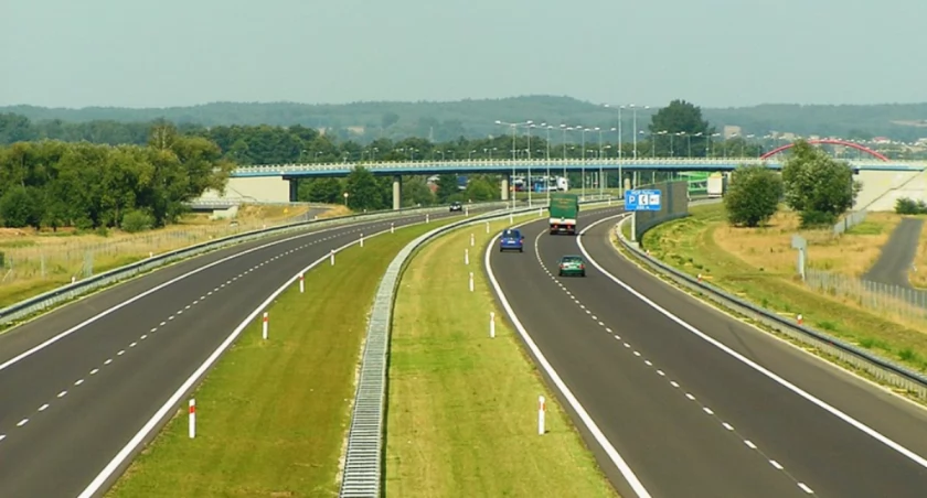 Śmiertelny wypadek na A2. Autostrada w stronę Warszawy całkowicie zablokowana