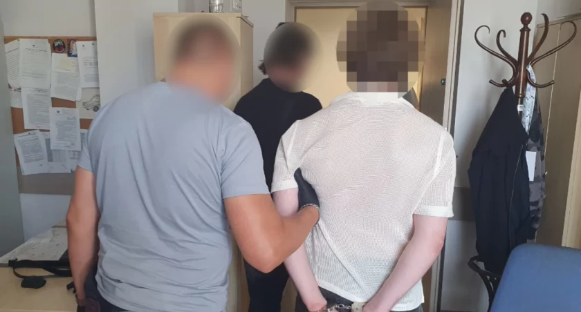 Ponad 400 gramów narkotyków w paczkomacie! 