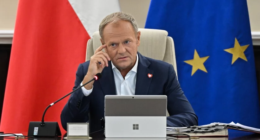 Tusk ostrzega: krytyczne dni przed Polską