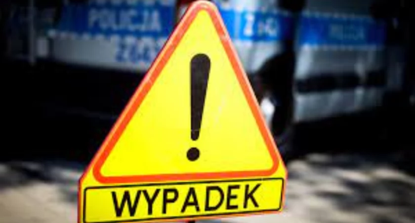 Radom. Nietrzeźwy na hulajnodze elektrycznej uderzył w ambulans