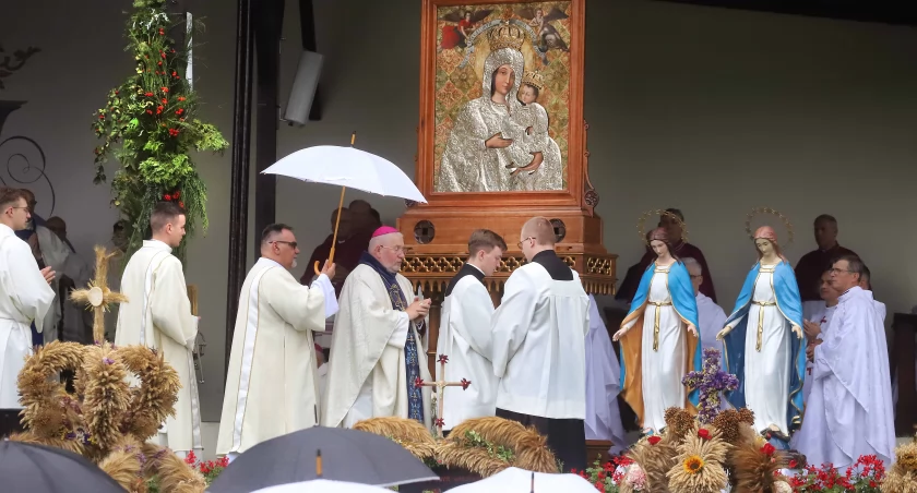Święto wiary w Gietrzwałdzie. Pielgrzymi uczcili 148 lat od objawień [ZDJĘCIA]