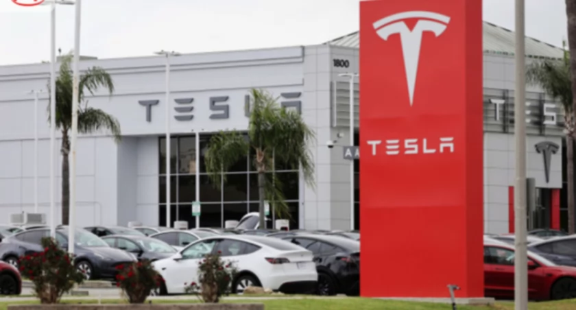 Musk ratuje Teslę