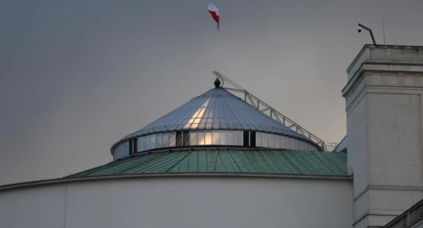 Akcja służb przy Senacie RP. Znaleziono bezzałogowy statek powietrzny