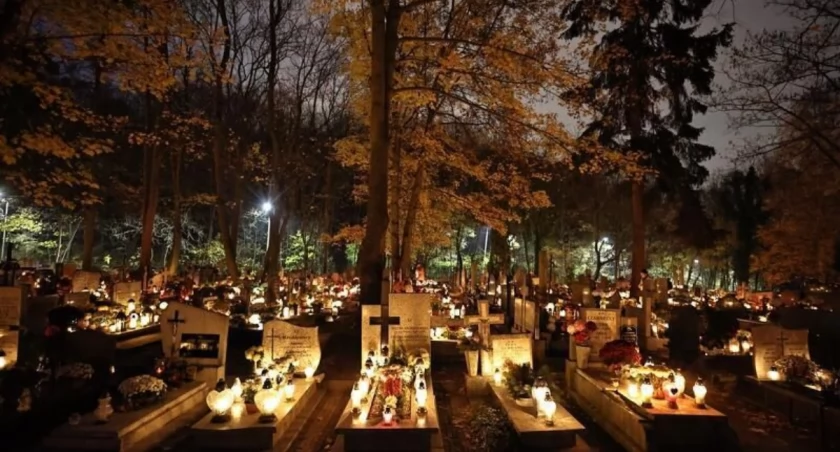 Sąd: opłaty za groby bezprawne. Samorządy mogą stanąć przed falą roszczeń