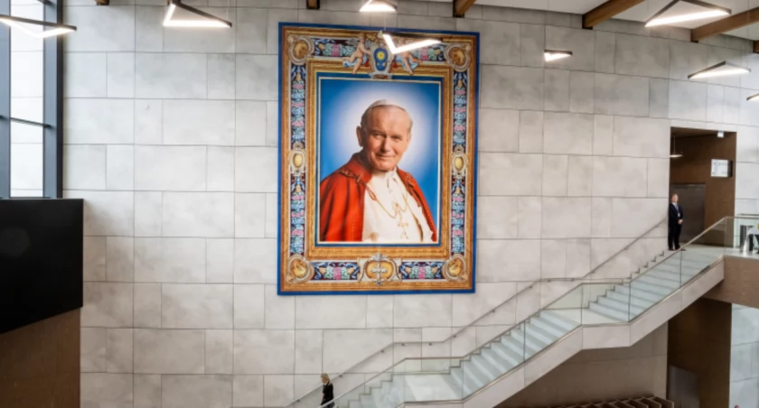 Muzeum Jana Pawła II krytykowane, choć dopiero buduje swoje zbiory