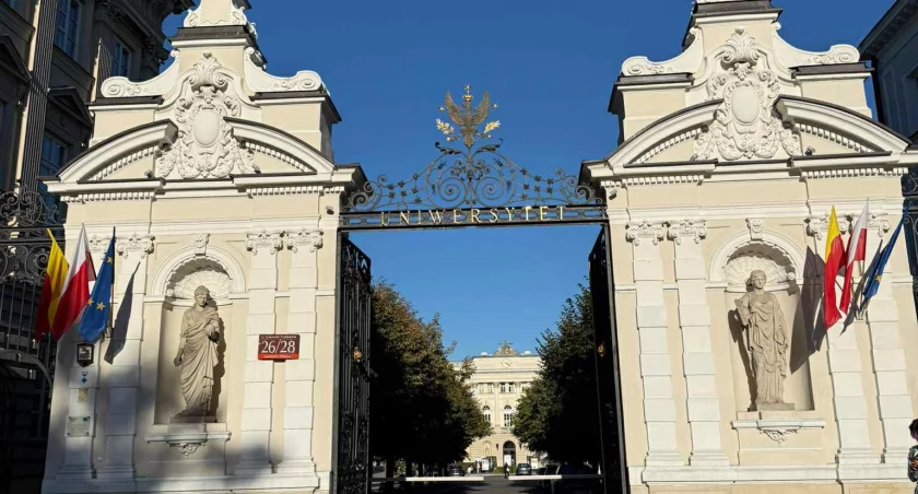 Atak siekierą zmienił wszystko. Studenci zobaczą strażników z paralizatorami