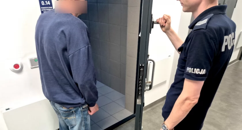 Ucieczka zakończona tragedią. Włamywacz połamał obie nogi