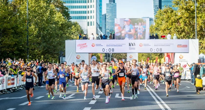 Pobiegli ulicami stolicy. Znamy zwycięzców Maratonu Warszawskiego 
