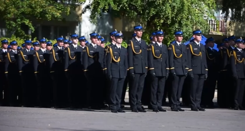 [WIDEO] Akademia Pożarnicza w Warszawie rozpoczęła nowy rok akademicki
