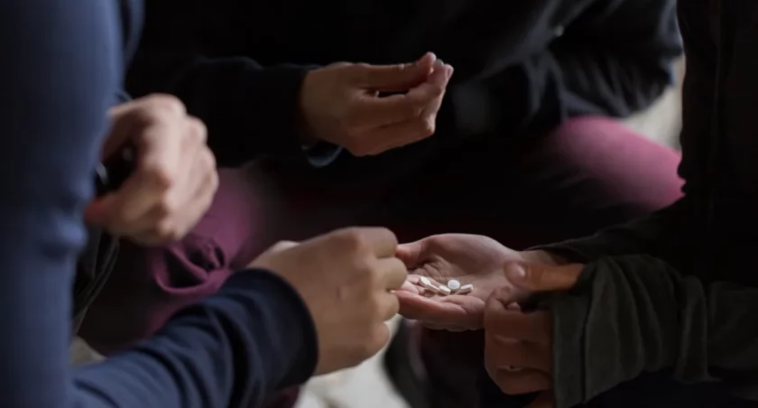 Paracetamol Challenge – śmiertelnie groźny trend znów kusi dzieci i nastolatków