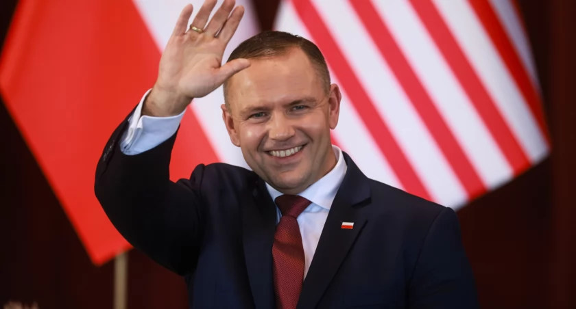 Nawrocki liderem rankingu zaufania