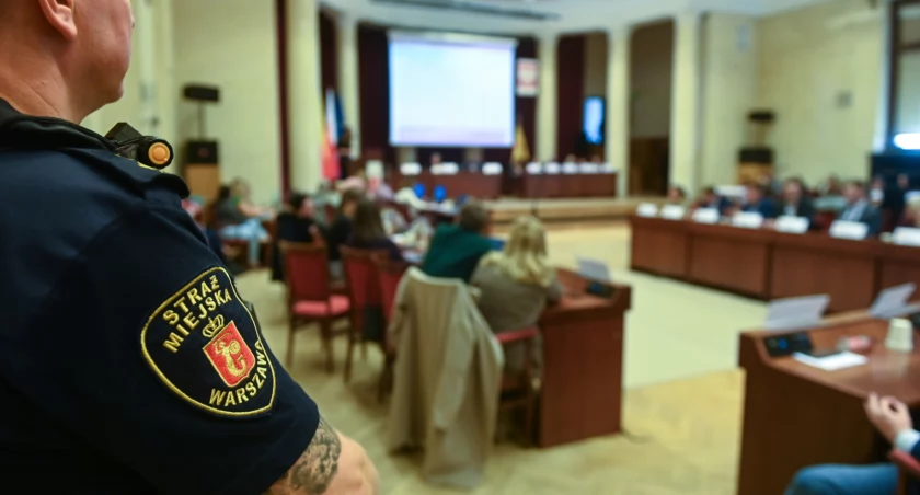 Warszawa mówi STOP nocnym libacjom! Zakaz sprzedaży alkoholu już od 22:00