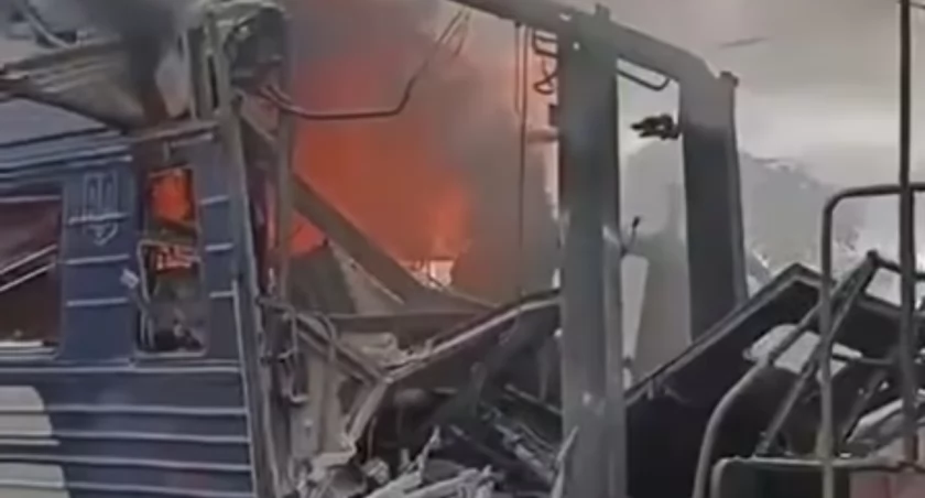Brutalny atak na pociąg. Są ranni i zabici