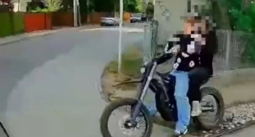 Szaleńczy pościg w Piasecznie! 17-latek bez kasku uciekał przed policją!