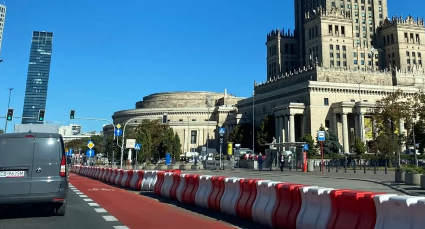 Warszawa sparaliżowana! Dwa marsze, manifestacje i bieg – sprawdź, jak ominąć korki!
