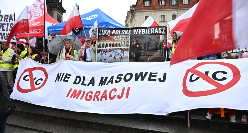 Nie milkną echa sobotniego marszu w Warszawie. Jak komentują go liderzy PiS i PO?