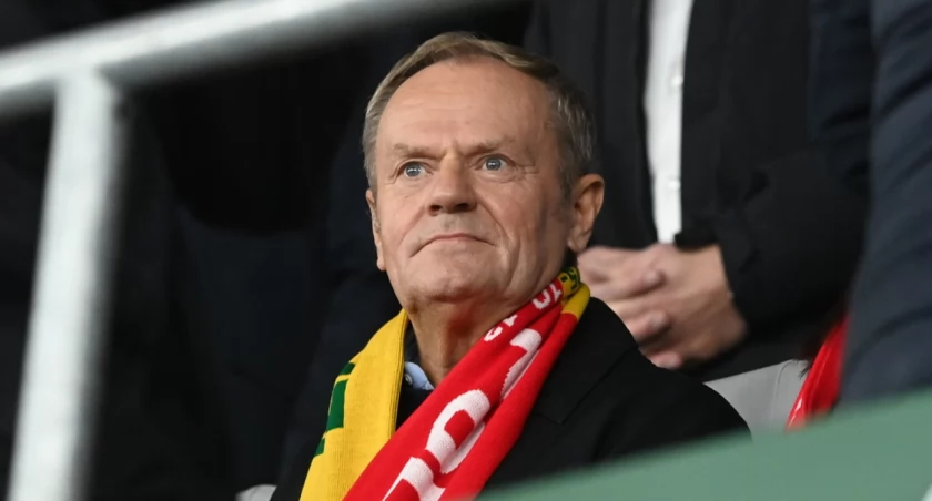 „Donald, matole!” – kibice zrobili to przy Tusku. Stadion w Kownie wrzał