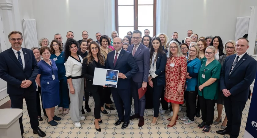 Tu ratują dzieci z sercem i pasją – warszawski szpital doceniony w całym kraju!