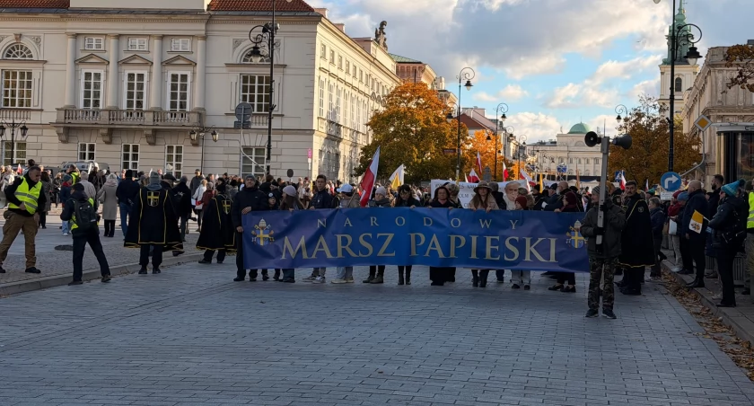  „W górę serca!” – tysiące wiernych na III Narodowym Marszu Papieskim w Warszawie