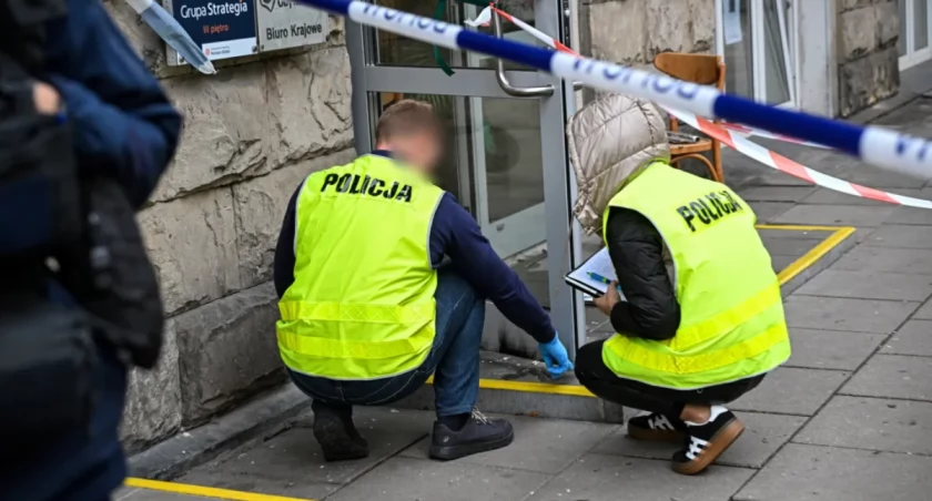Nienawiść zapłonęła na Wiejskiej? Zatrzymany za próbę podpalenia siedziby PO