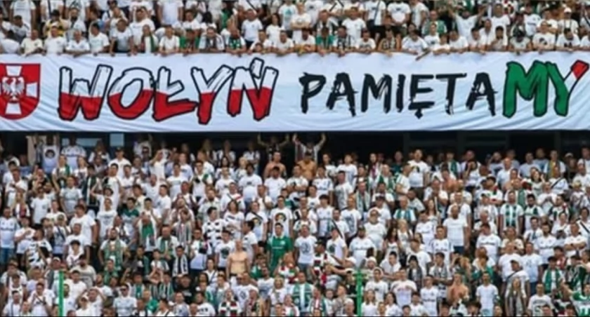 Legia z flagą 