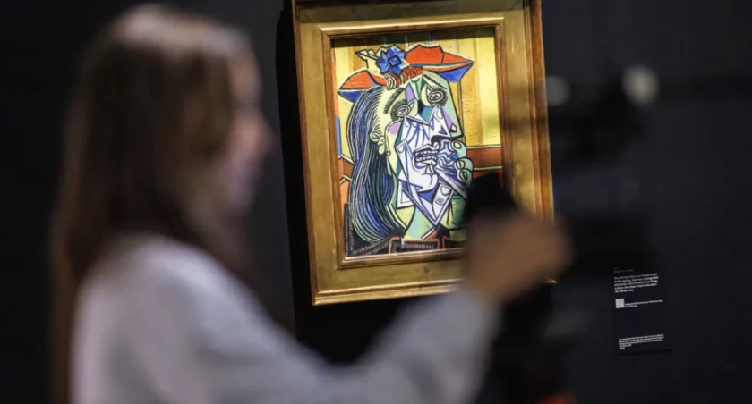 Zwykła kobieta otworzyła paczkę i… zamarła. W środku był Picasso!