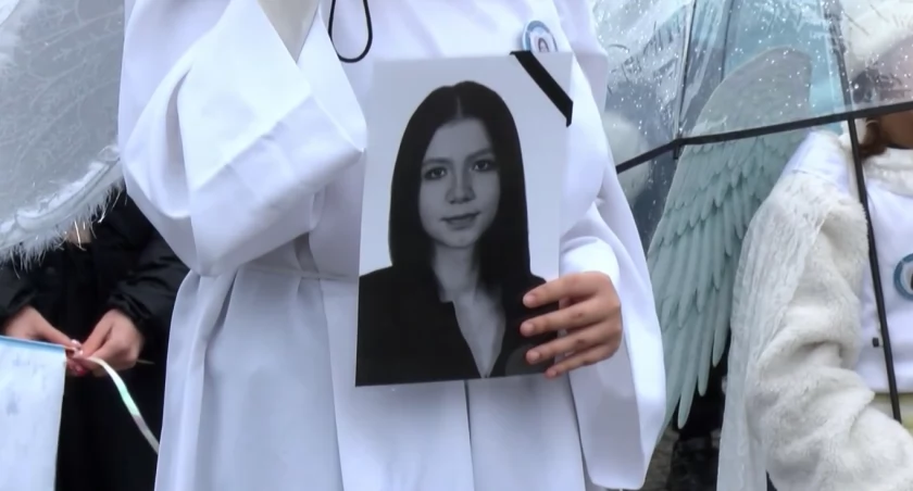 „Ale my ich obudzimy”: Białe Anioły dla Mai