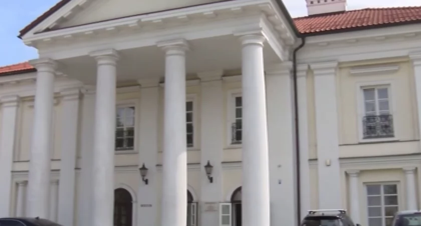 Burza na uniwersytecie! Rektor pod lupą ministerstwa po szokujących doniesieniach