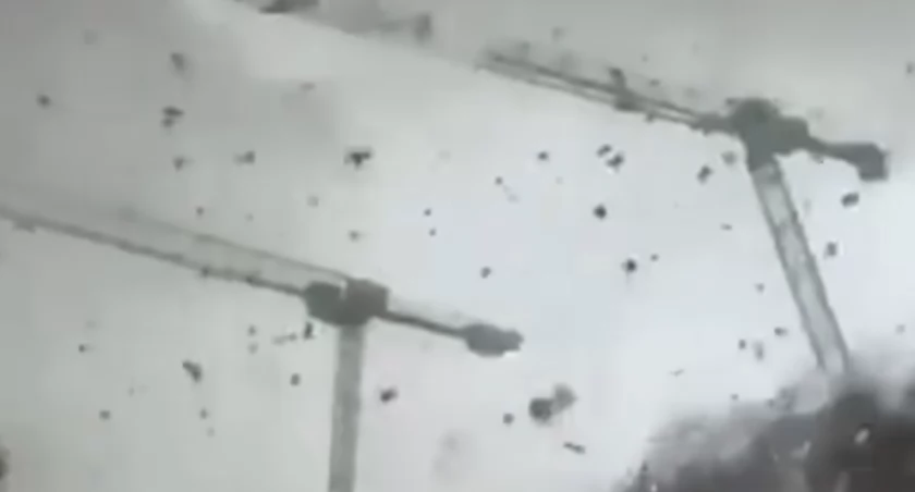 Tornado pod Paryżem! Trzy dźwigi runęły jak zapałki – są ofiary