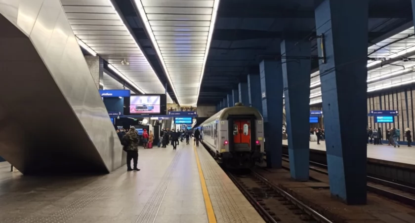 Kolejny paraliż Warszawy! Całkowite wstrzymanie ruchu pociągów w centrum!