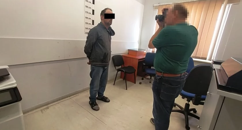 Podpalił zabytkową kamienicę na Pradze Północ! Mieszkańcy ewakuowani