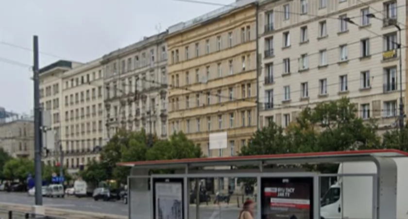 Skandal w centrum Warszawy! Biletowana domówka wymknęła się spod kontroli – policja użyła gazu!