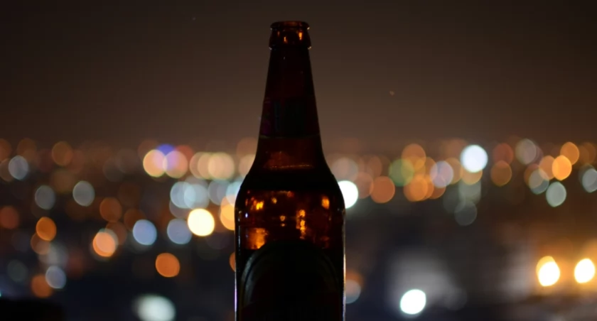 Od 1 listopada nie kupisz już alkoholu po 22:00 w niektórych dzielnicach!