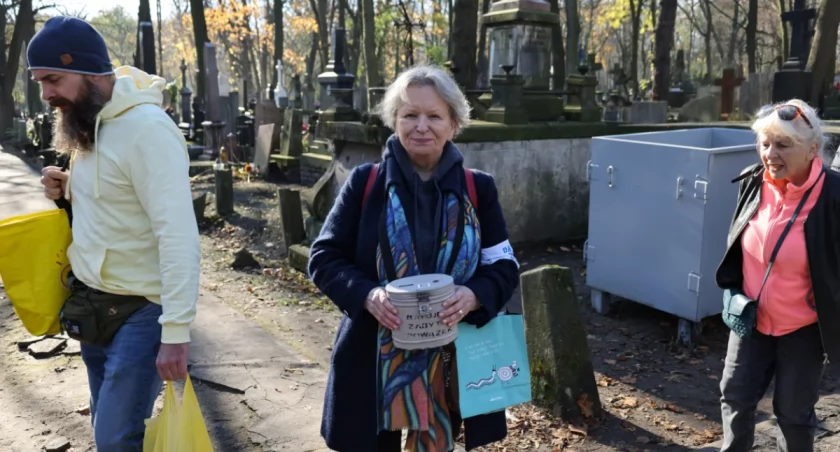 Tłumy ruszyły ratować Stare Powązki. Efekt tej kwesty chwyta za serce