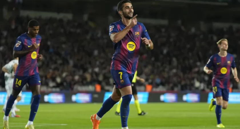 Magiczny moment: Barcelona wraca na ukochane Camp Nou!