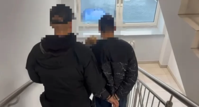  Brutalny rozbój pod mostem na Mokotowie! 18-latek pobity i okradziony przez znajomych