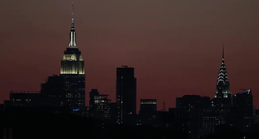 Biało-czerwony Manhattan! Historyczny gest Ameryki dla Polski!