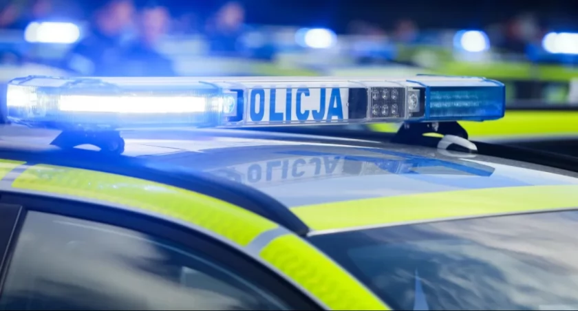 Zakochana czy niebezpieczna? Kobieta dźgnęła mężczyznę w biały dzień!
