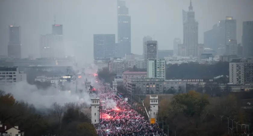 Warszawa świętuje – kierowcy i pasażerowie muszą uzbroić się w cierpliwość