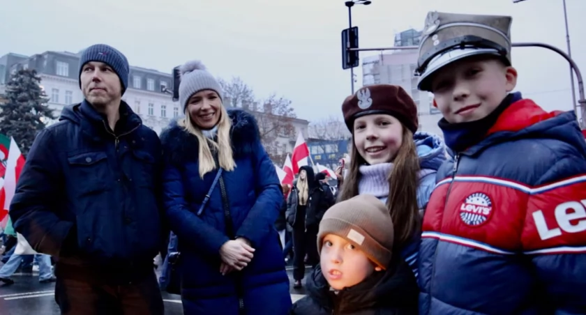 „Jeden naród, silna Polska” – zobacz, jak świętowali uczestnicy Marszu Niepodległości [VIDEO]