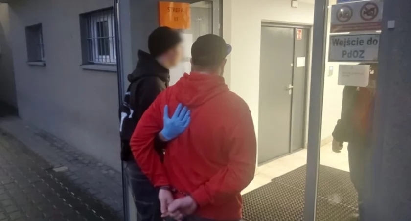 Panikował i uciekał. Ukrainiec miał przy sobie 72 woreczki narkotyków!