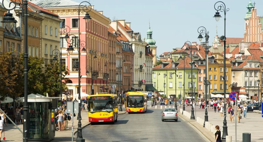 Ile kosztuje życie w Warszawie w 2025 roku? Prawdziwy koszt miesięczny mieszkańca