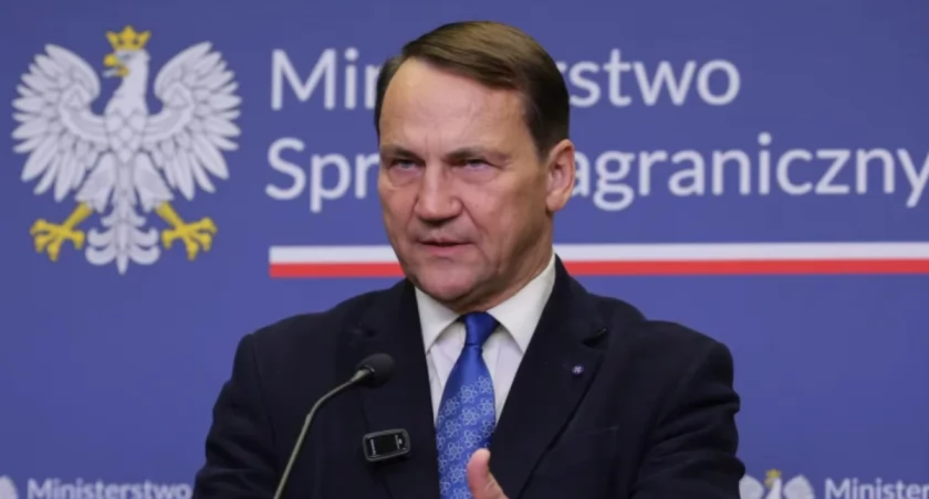 Napięcie jak przed burzą. Sikorski uderza w Rosję!