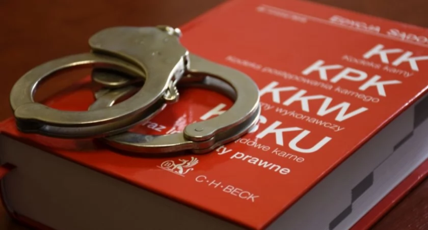 Seria przestępstw na Bielanach przerwana. Grozi mu nawet 15 lat więzienia!