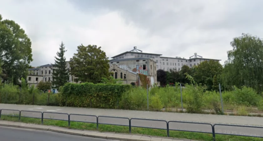 Warszawa sprzedaje najdroższą działkę w historii! Burza w radzie miasta!
